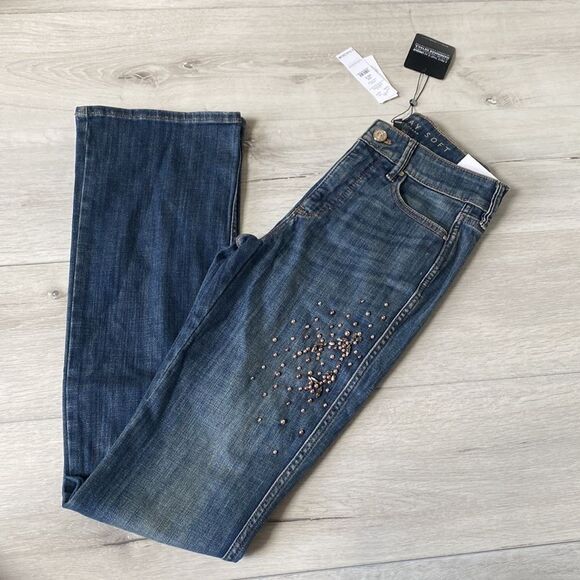 White House Bk MktCurvy High-Rise Everyday Soft Denim™ Beaded Skinny Flare Jeans - Picture 5 of 8